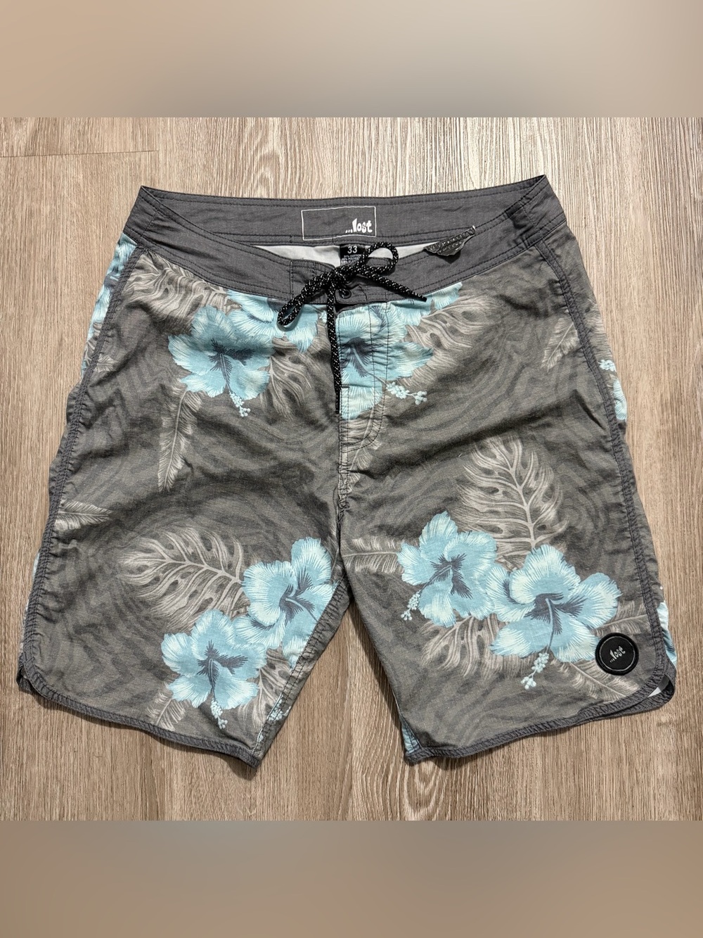 Lost Men’s 33 Boardshorts Gray Blue Floral Surf Swim Shorts Stretch Tropical